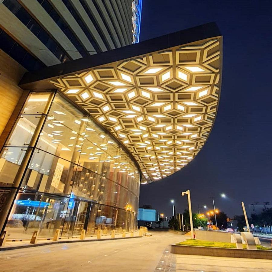 The Bentley Luxury Hotel & Suites Doha Luaran gambar The main entrance of the museum