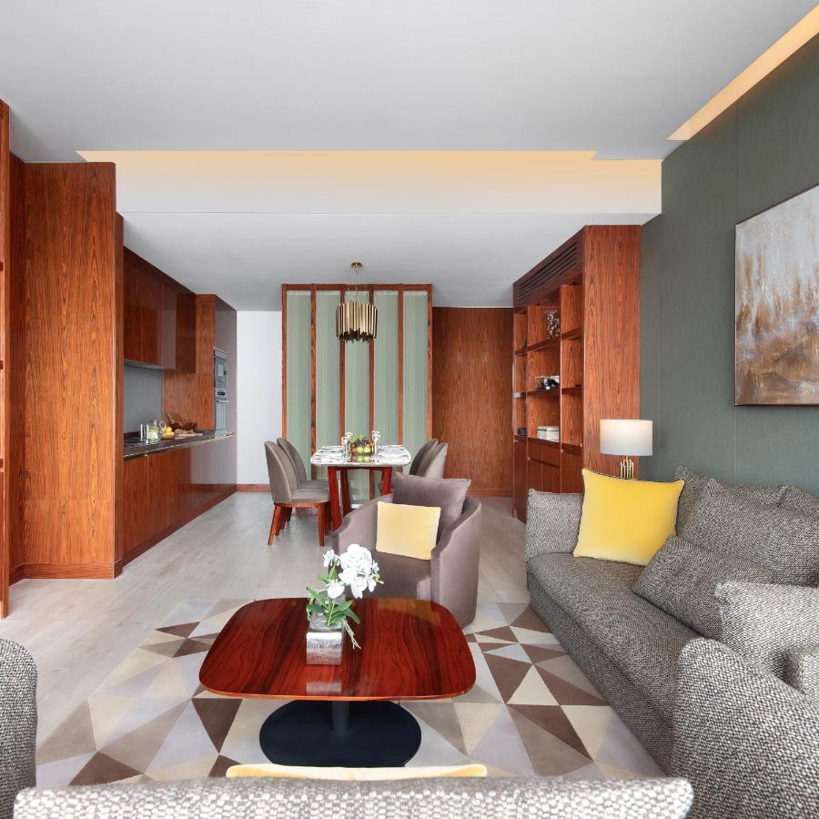 The Bentley Luxury Hotel & Suites Doha Luaran gambar A typical apartment interior