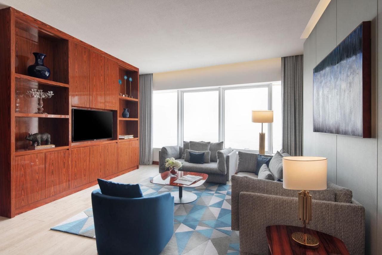 The Bentley Luxury Hotel & Suites Doha Luaran gambar Living room