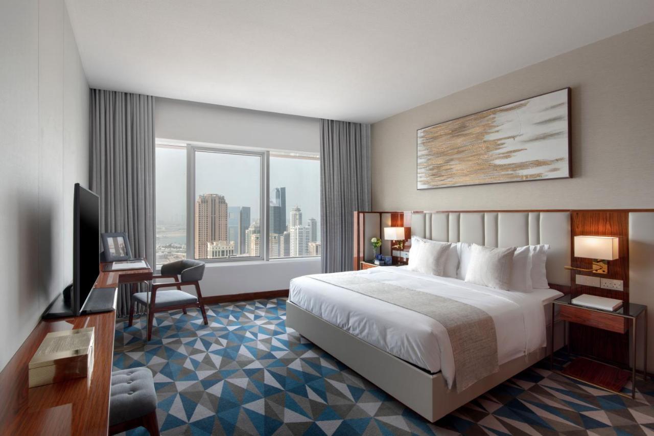 The Bentley Luxury Hotel & Suites Doha Luaran gambar A bedroom at the hotel
